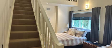 Family House, Multiple Bedrooms | 8 bedrooms, Egyptian cotton sheets, premium bedding, pillowtop beds