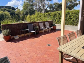 Exterior - Austral Place 88 via Merri River (Dennington)