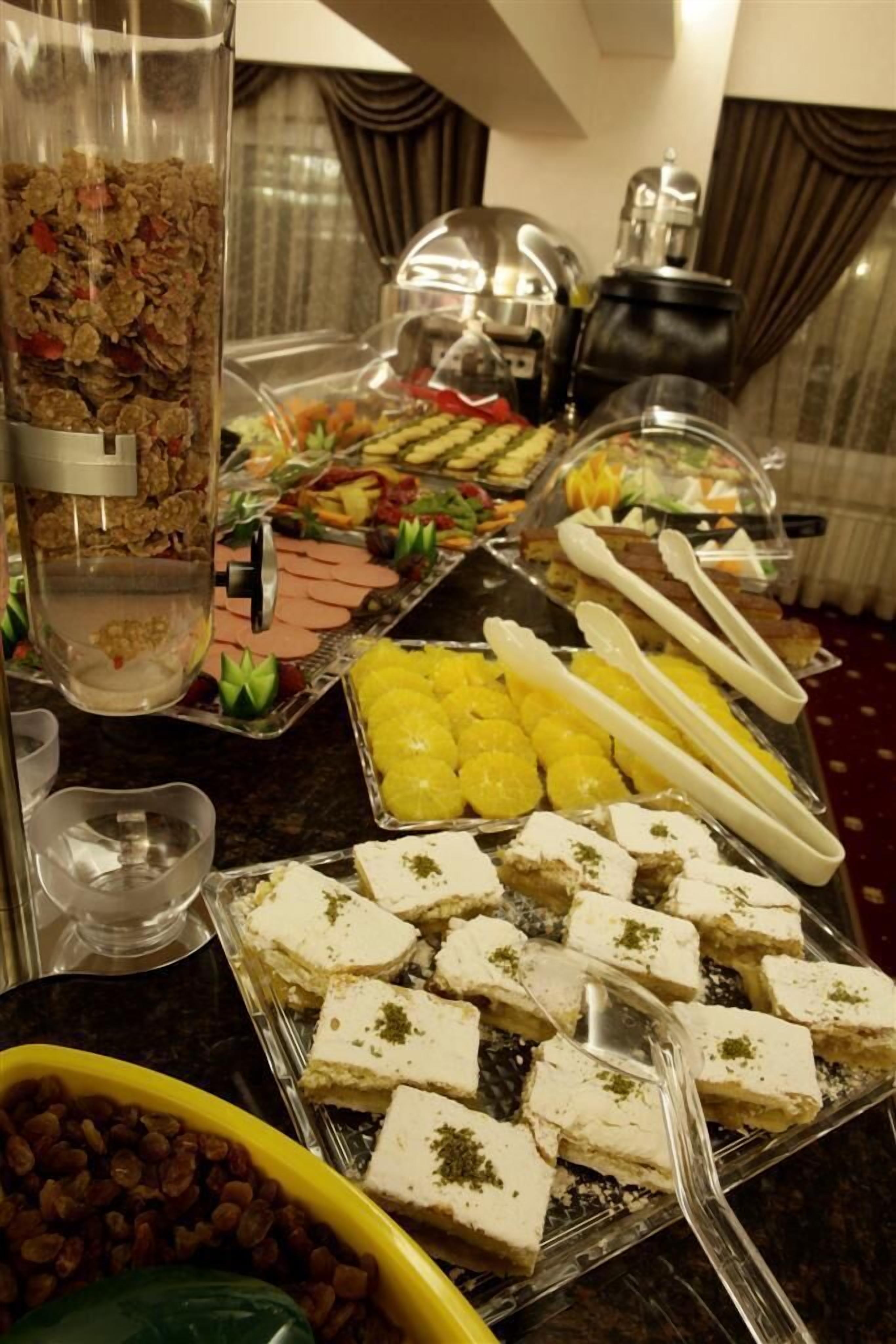 Photo - SARR TAC MAHAL HOTEl