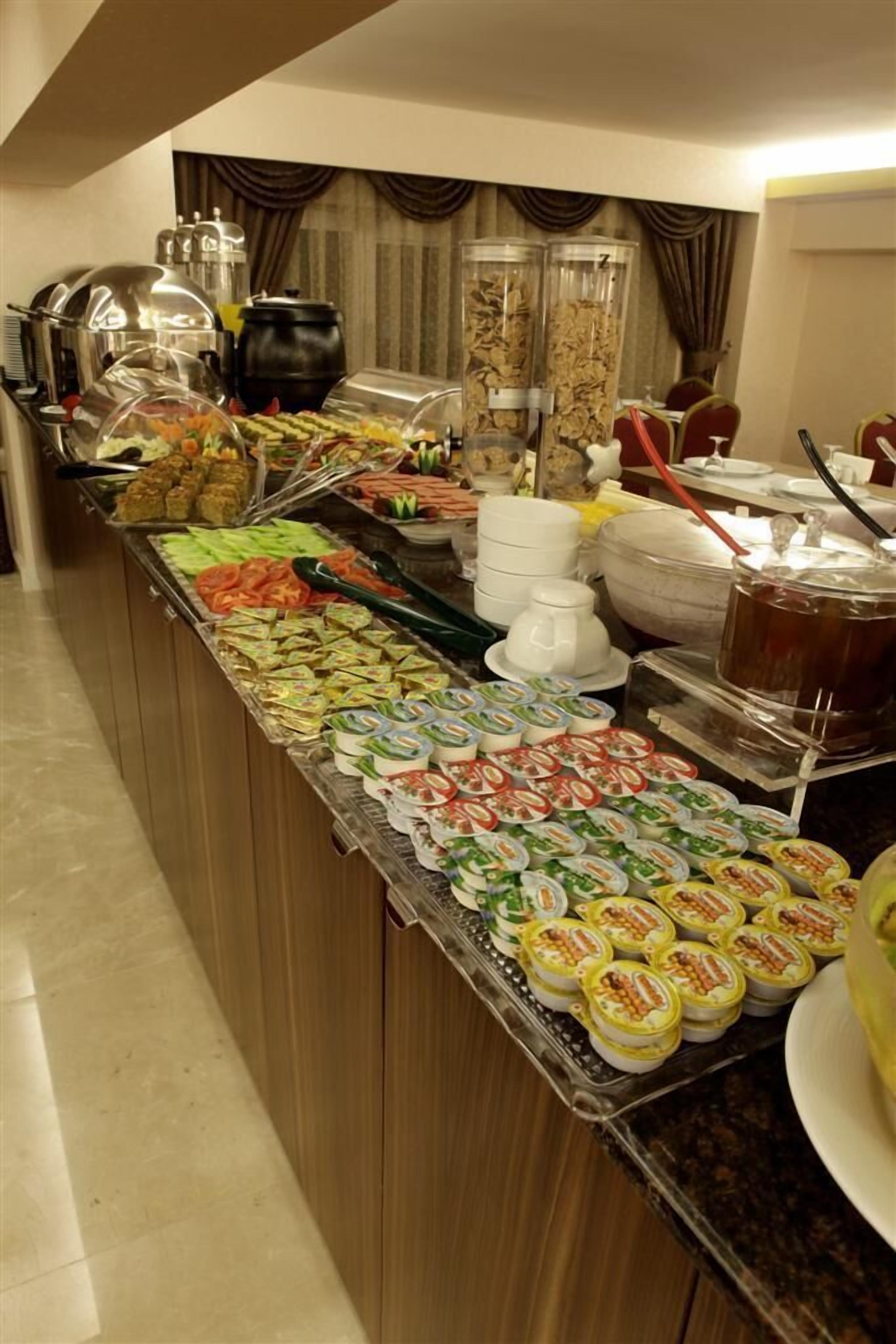 Photo - SARR TAC MAHAL HOTEl