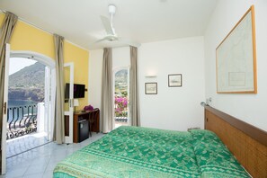 Dobbelt- eller tomannsrom – classic | Minibar, safe på rommet, skrivebord og ekstrasenger (mot et tillegg)