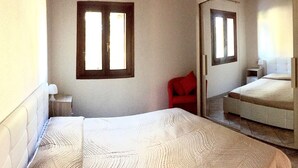 Unclassified image, 5 of 8, button - Rinaggiu Apartment (San Teodoro)