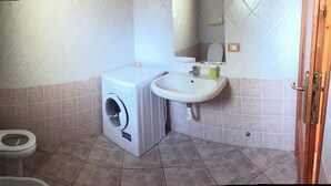 Unclassified image, 4 of 8, button - Rinaggiu Apartment (San Teodoro)