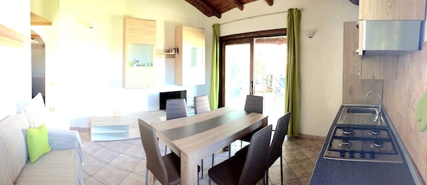Villa, 2 Bedrooms | In-room dining