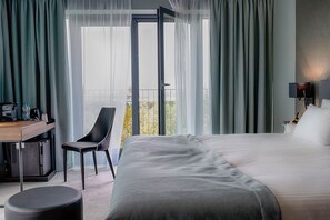 Double Room | Desk, soundproofing, iron/ironing board, free cots/infant beds - Hotel Focus Poznań (Poznan)