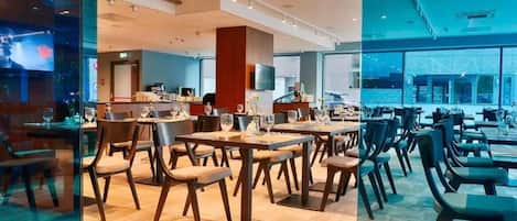 Spécialités Cuisine locale et internationale