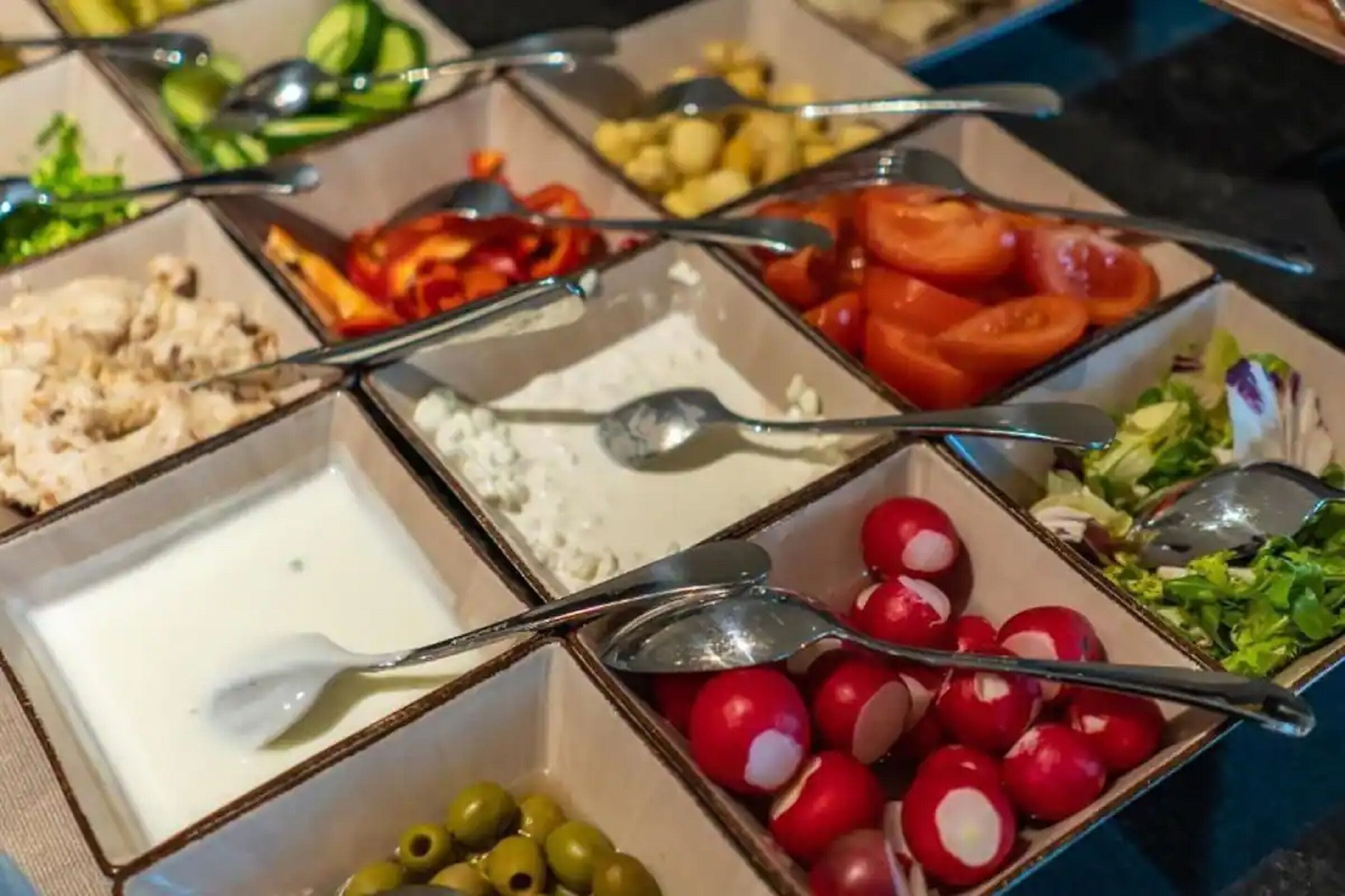 breakfast, lunch, dinner served; local and international cuisine