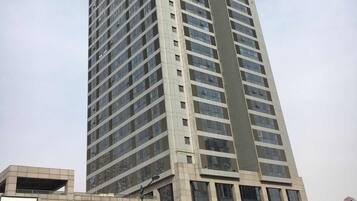 Fassade der Unterkunft – Abend/Nacht