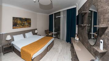 Caja de seguridad en la habitación, escritorio y insonorización