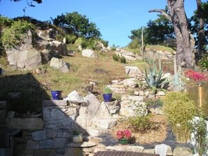 Property grounds - Relaxing, Calm, Breathtaking Sea View 2 m from the water, Small Typical Breton Port (Penvénan)