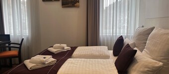  โรงแรมเซเว่นเดย์สบอร์ดดิ้งเฮาส์