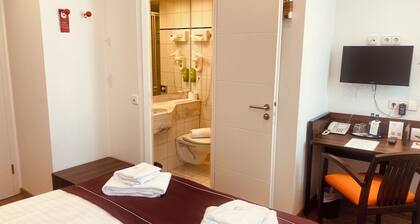 sevenDays Hotel BoardingHouse