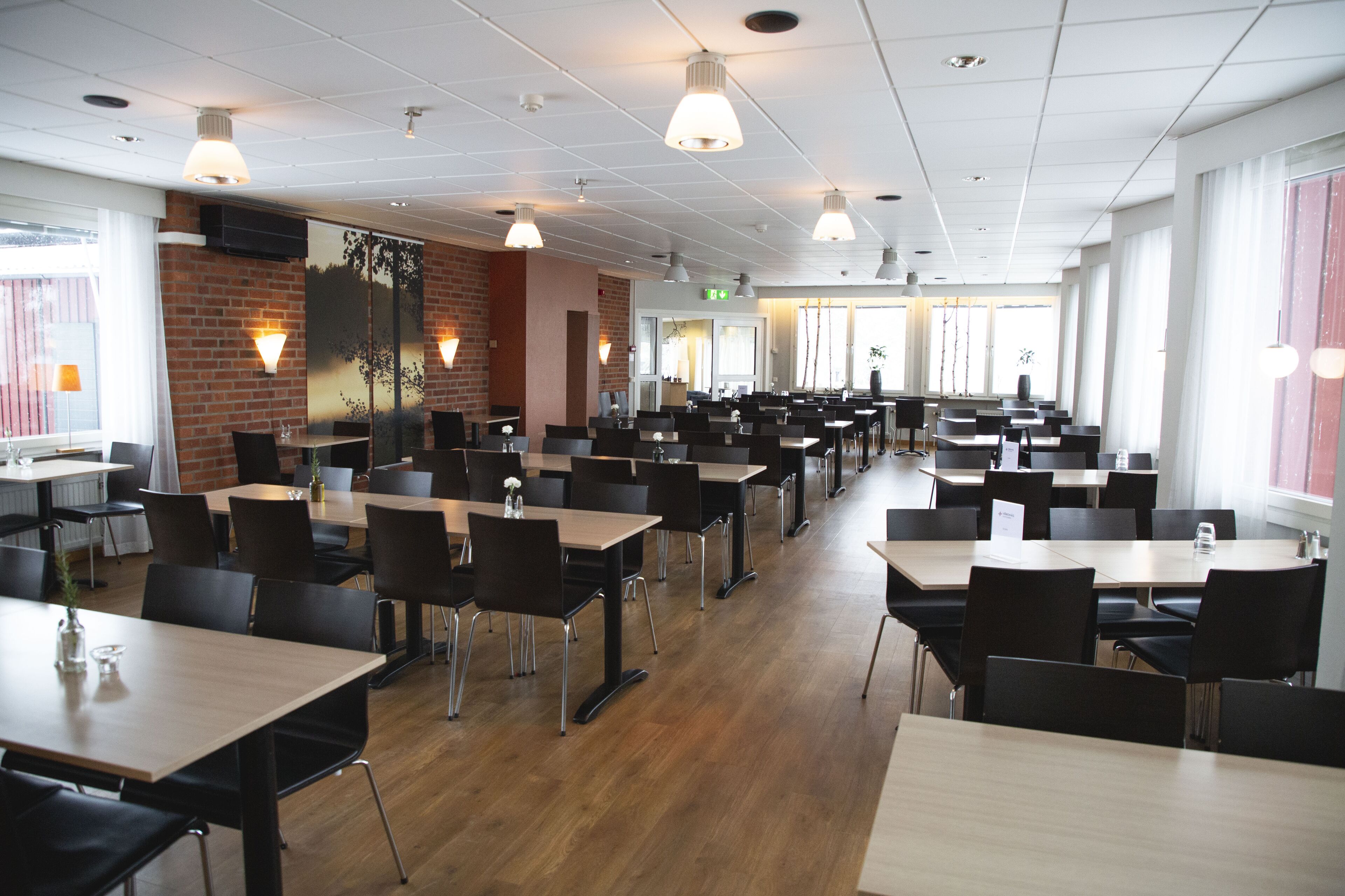 Serveert ontbijt, lunch, diner, Scandinavische gerechten 