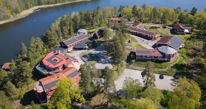 VÄrdnÀs StiftsgÄrd