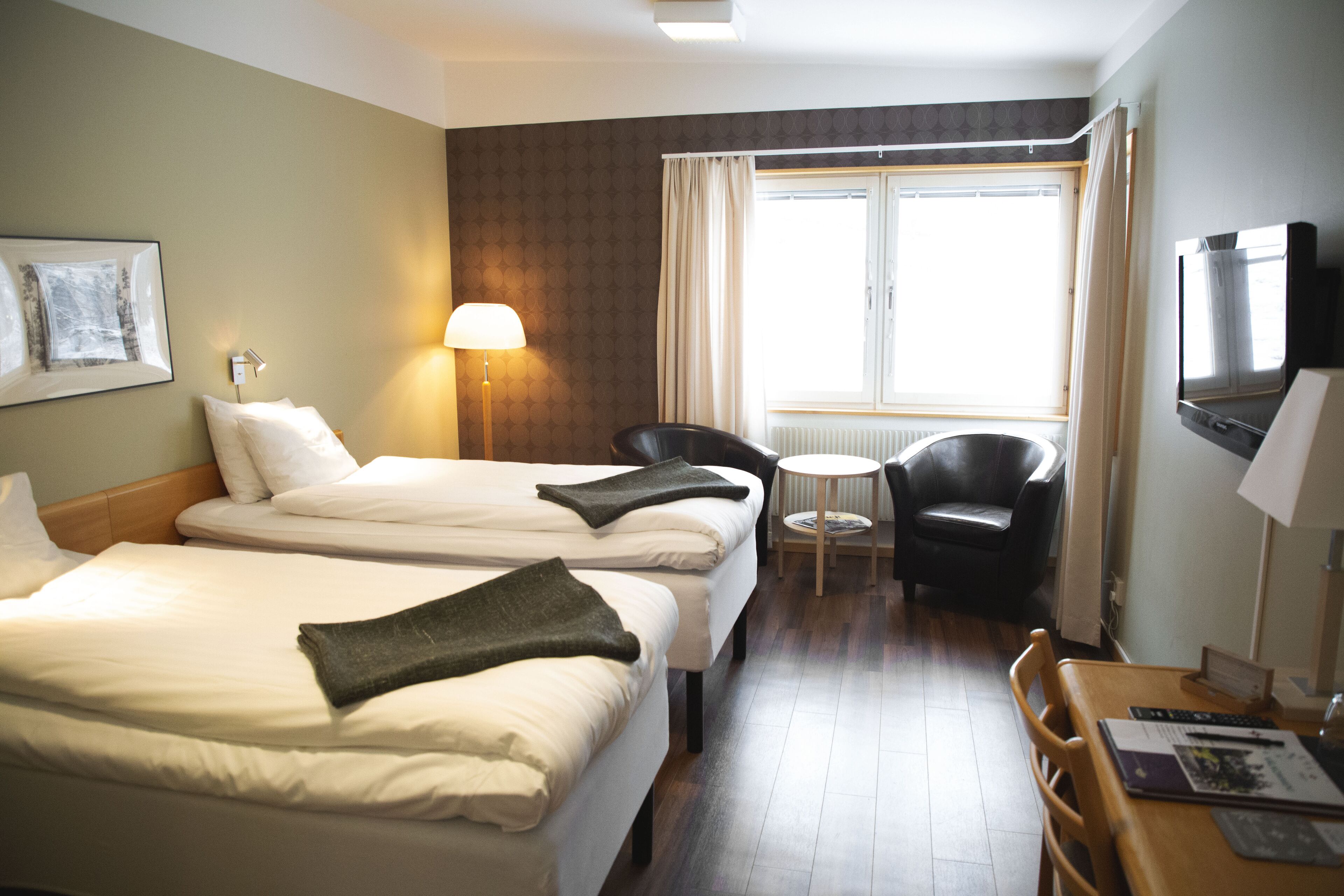 double room | desk, iron/ironing board, cots/infant beds, rollaway beds