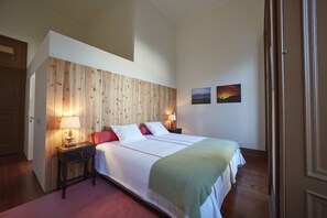 Chambre Double ou avec lits jumeaux | Rideaux occultants, Wi-Fi gratuit, draps fournis