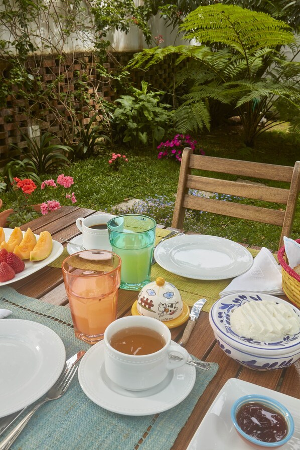 Tägliches inbegriffenes Frühstücksbuffet