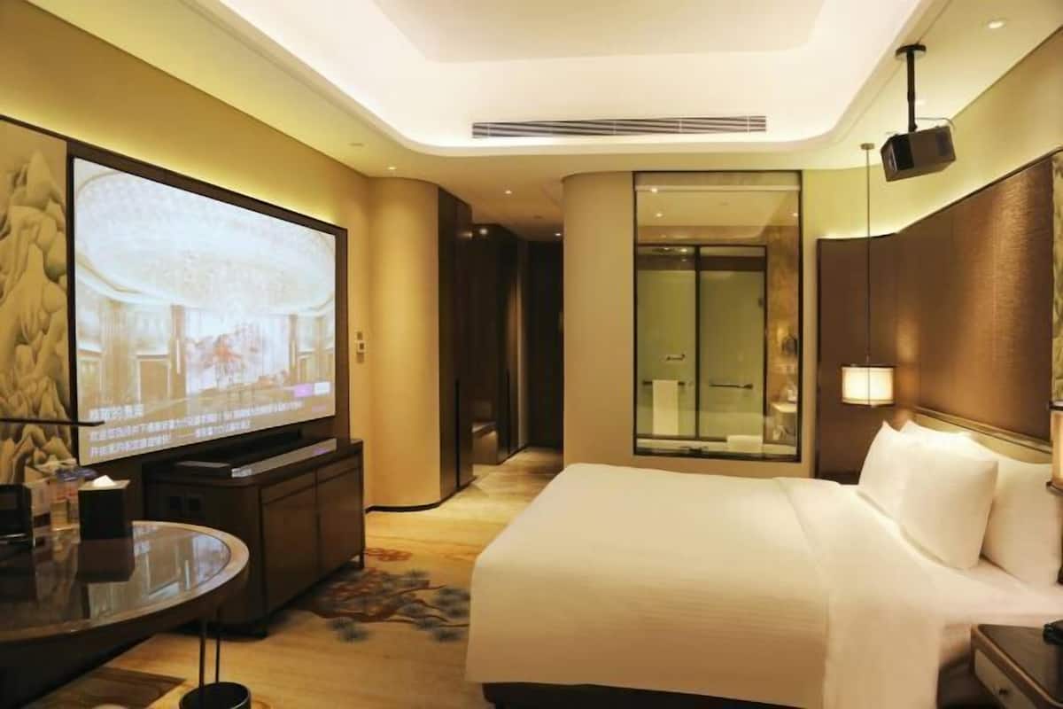 Minibar, in-room safe, desk, blackout drapes