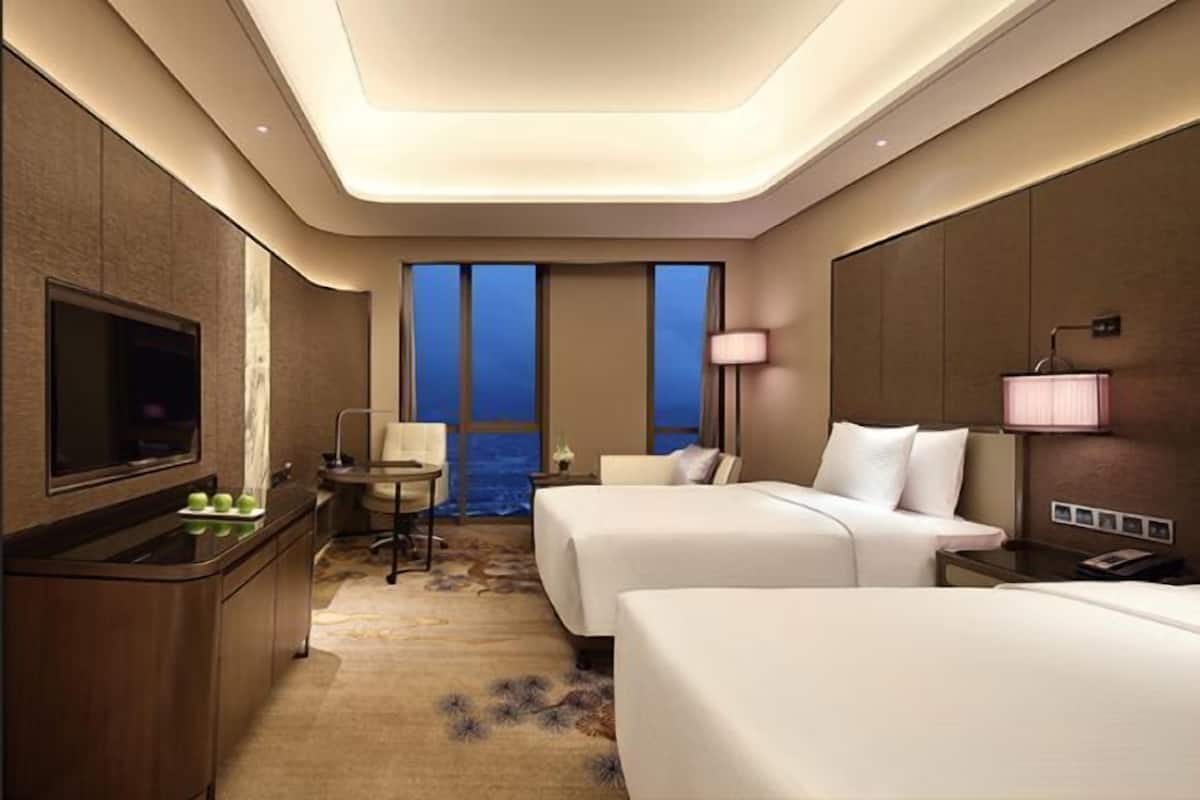 Minibar, in-room safe, desk, blackout drapes