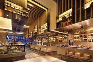 每日供应自助式早餐（每人 CNY 108）