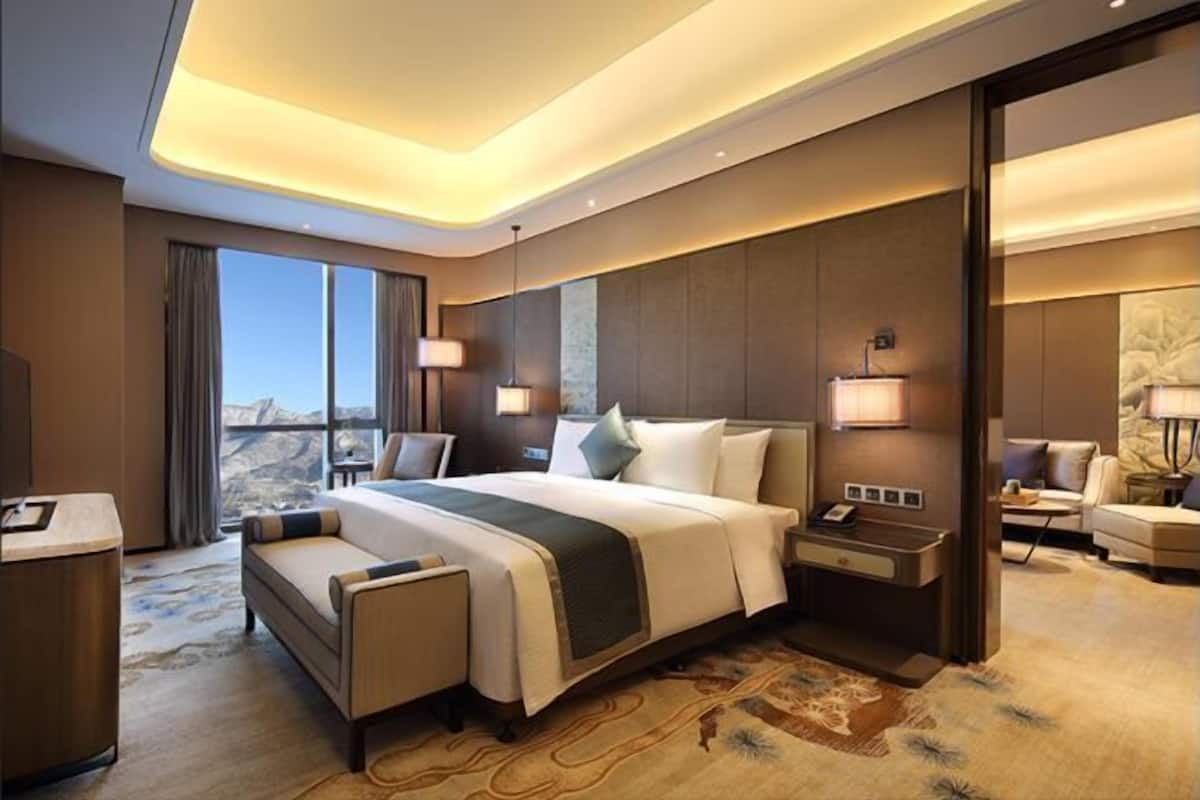 Minibar, in-room safe, desk, blackout drapes