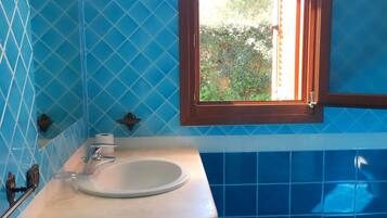 ์ํํธ, ์นจ์ค 1๊ฐ | ์์ค ์ธ๋ฉด๋