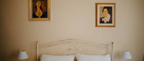 Decoración personalizada, muebles diferentes y escritorio