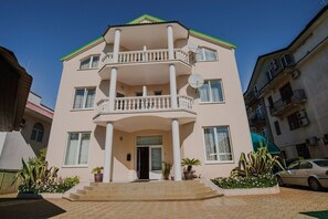 Property entrance - Laverna Guest House (Sochi)