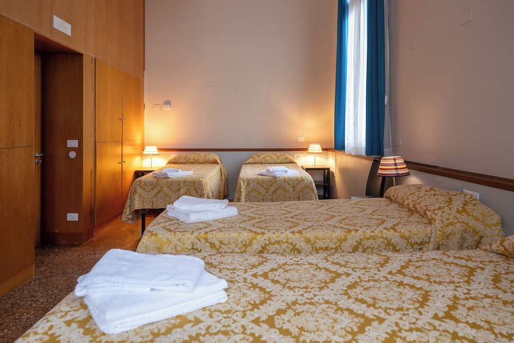 Foresteria Valdese Venezia by null