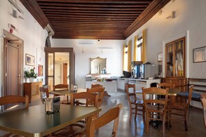 Desayuno buffet incluido todos los días 