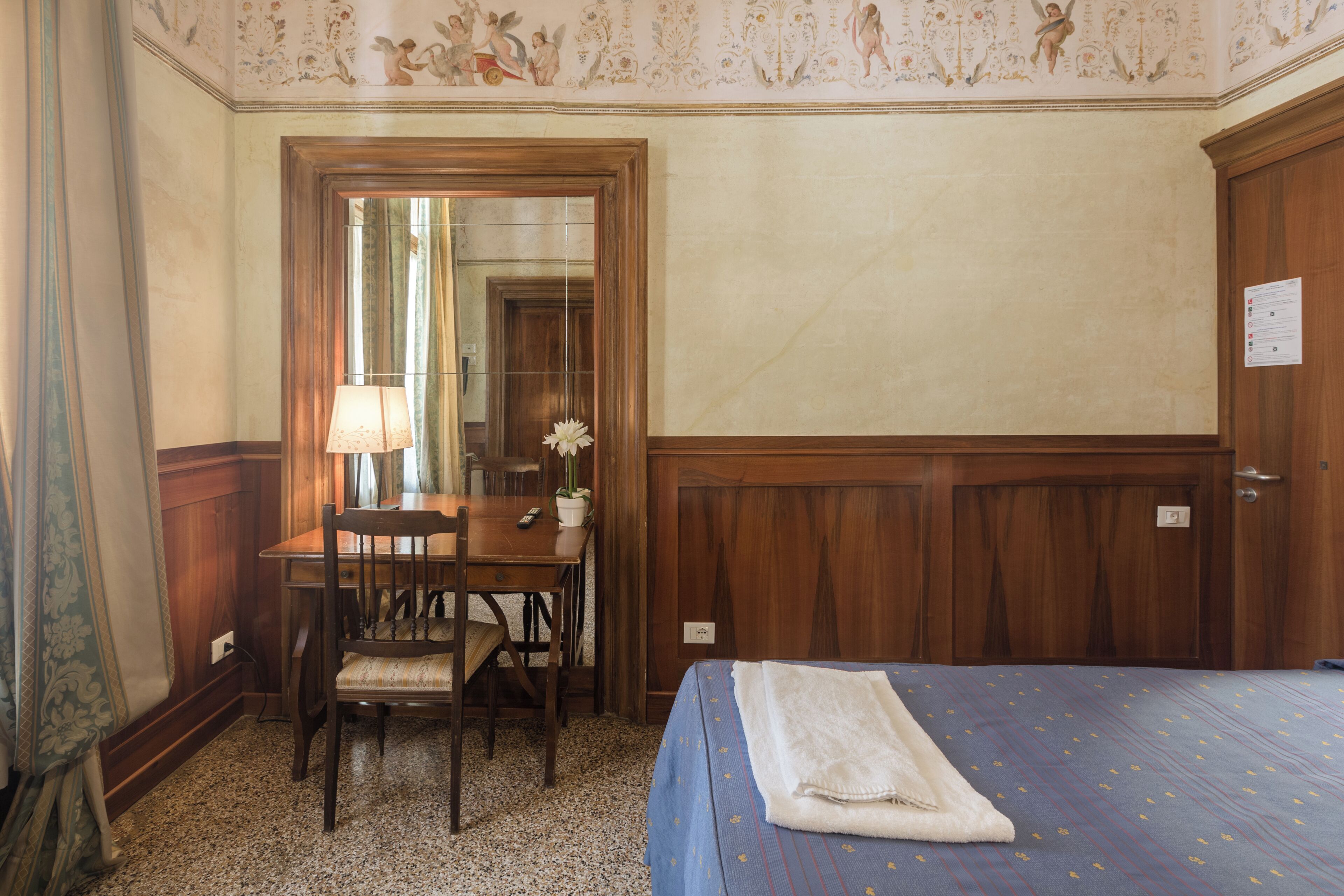 Classic Double Room, Canal View | Free WiFi