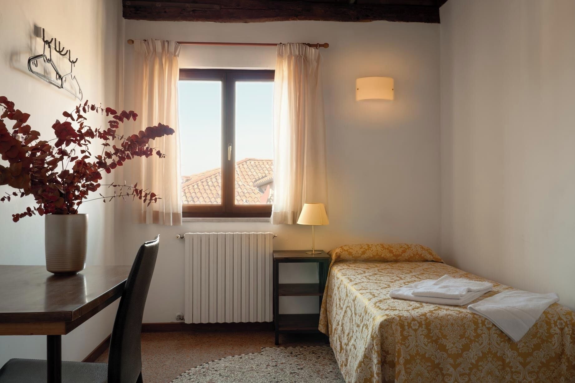 Habitació individual bàsica, vistes a la ciutat | Wifi gratuïta 