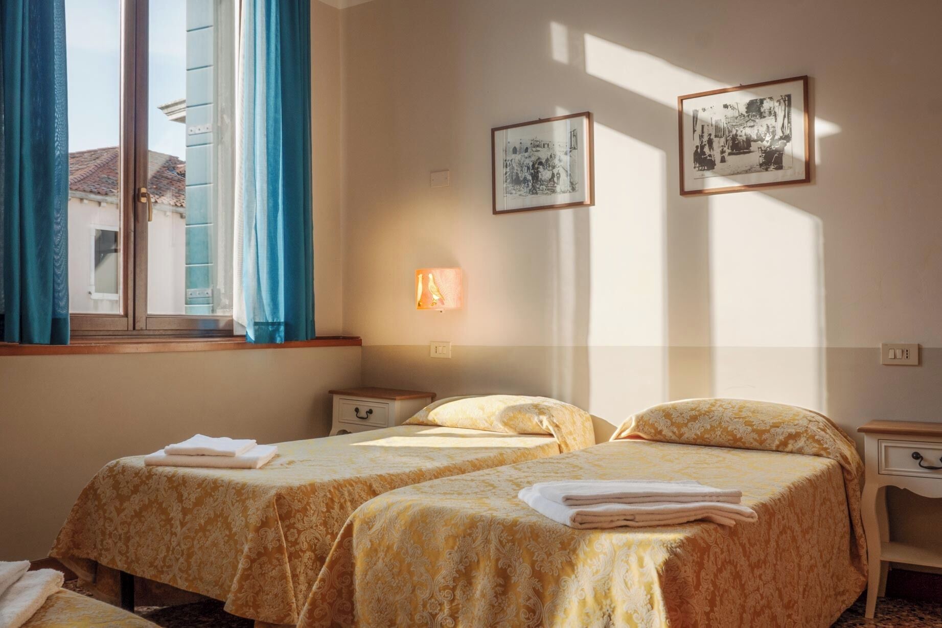 Basic Triple Room, Canal View | Free WiFi