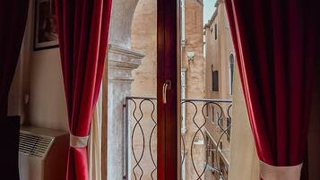 豪華雙人房, 運河景觀 | 免費無線上網