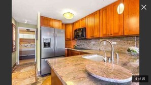 Réfrigérateur, micro-ondes, plaque de cuisson, cafetière/bouilloire