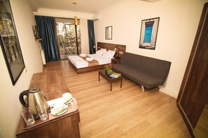 Twin Room (with extra bed)