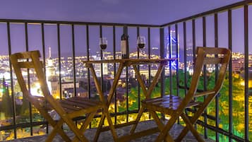 Superior Twin Room, City View | View from room