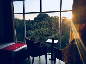 Superior Suite, Multiple Beds, Balcony, Lake View - 8 Plus  Villa (Battaramulla)