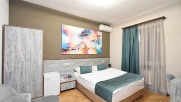 Chambre Double Standard | 1 chambre, minibar, coffres-forts dans les chambres, bureau