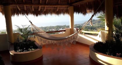 Beautiful Tropical House with Ocean VIEWS!