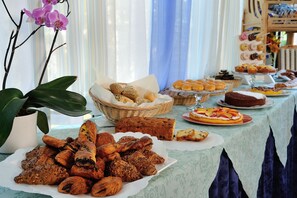 Desayuno buffet (con cargo)