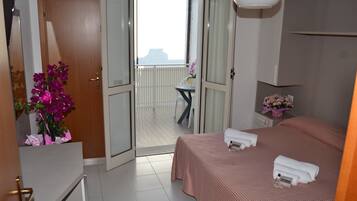 Chambre Double ou avec lits jumeaux, 1 chambre, balcon | Minibar, coffres-forts dans les chambres, bureau