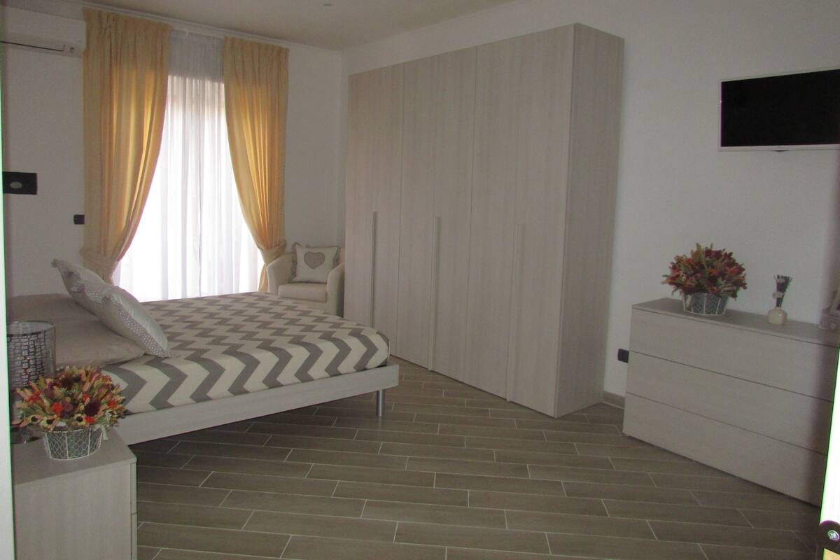 Minibar, in-room safe, desk, rollaway beds