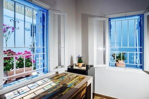 House, 1 Bedroom | Living area | Flat-screen TV - Cosmopolitan House (Chania)