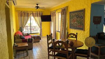 Smart TV, DVD player, stereo