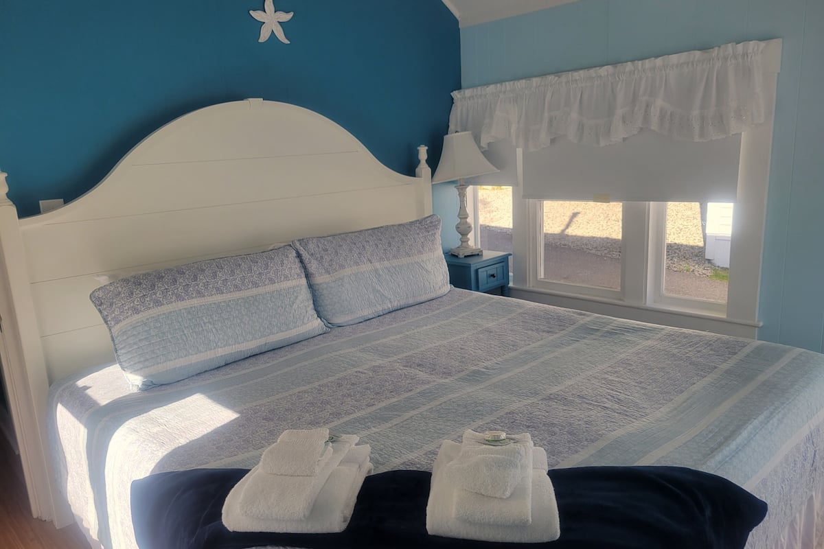 Standard Quadruple Room, Ensuite (Cottage 02 - Not Pet Friendly) | 1 bedroom, free WiFi