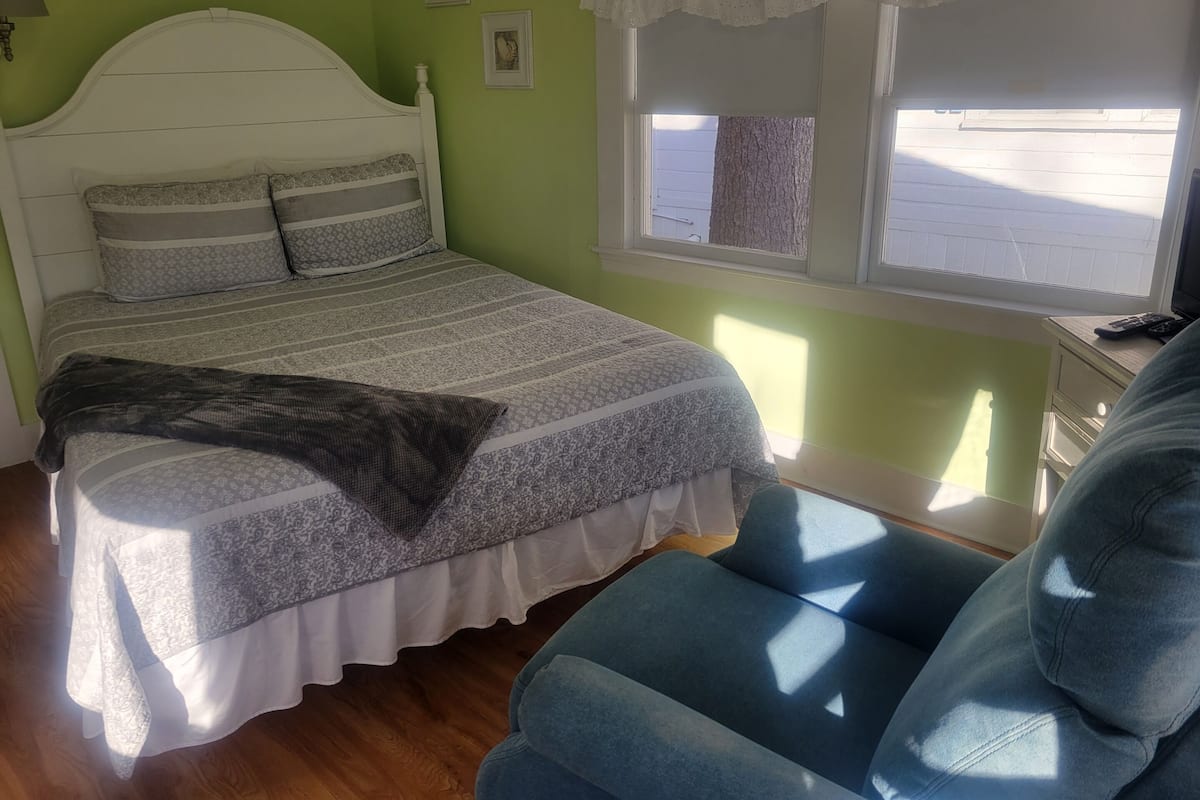 Standard Double Room, Ensuite (Cottage 08 - Not Pet Friendly) | 1 bedroom, free WiFi