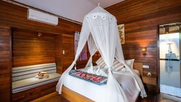 Cottage Pool Access | In-room safe, desk, free WiFi, bed sheets