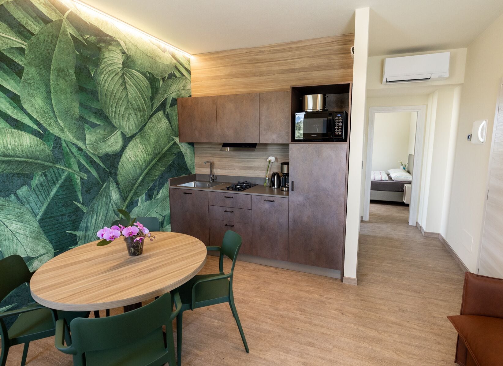 Appartamento Deluxe | Cucina privata | Frigorifero, microonde, piano cottura, bollitore elettrico