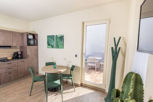 Comfort Apartment | Private kitchen | Fridge, microwave, stovetop, electric kettle